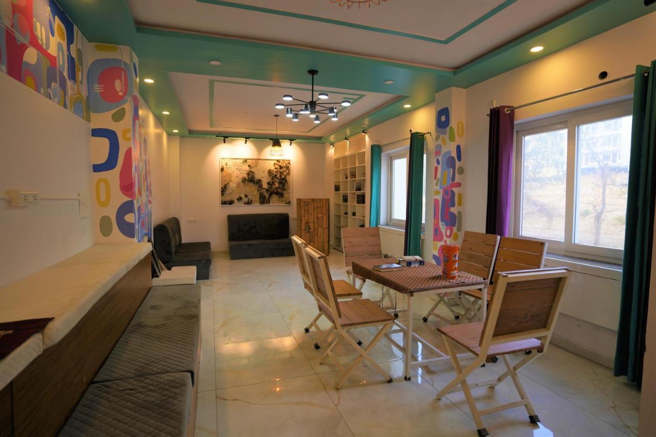 The Sweven Rishikesh Hostel Bagian luar foto